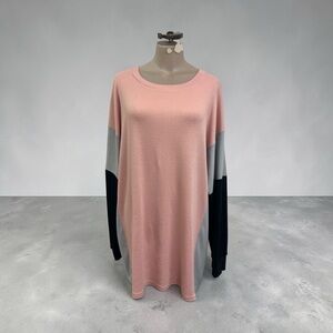 *like new* Relaxed Pink Colorblock Crewneck Tunic Sweatshirt
